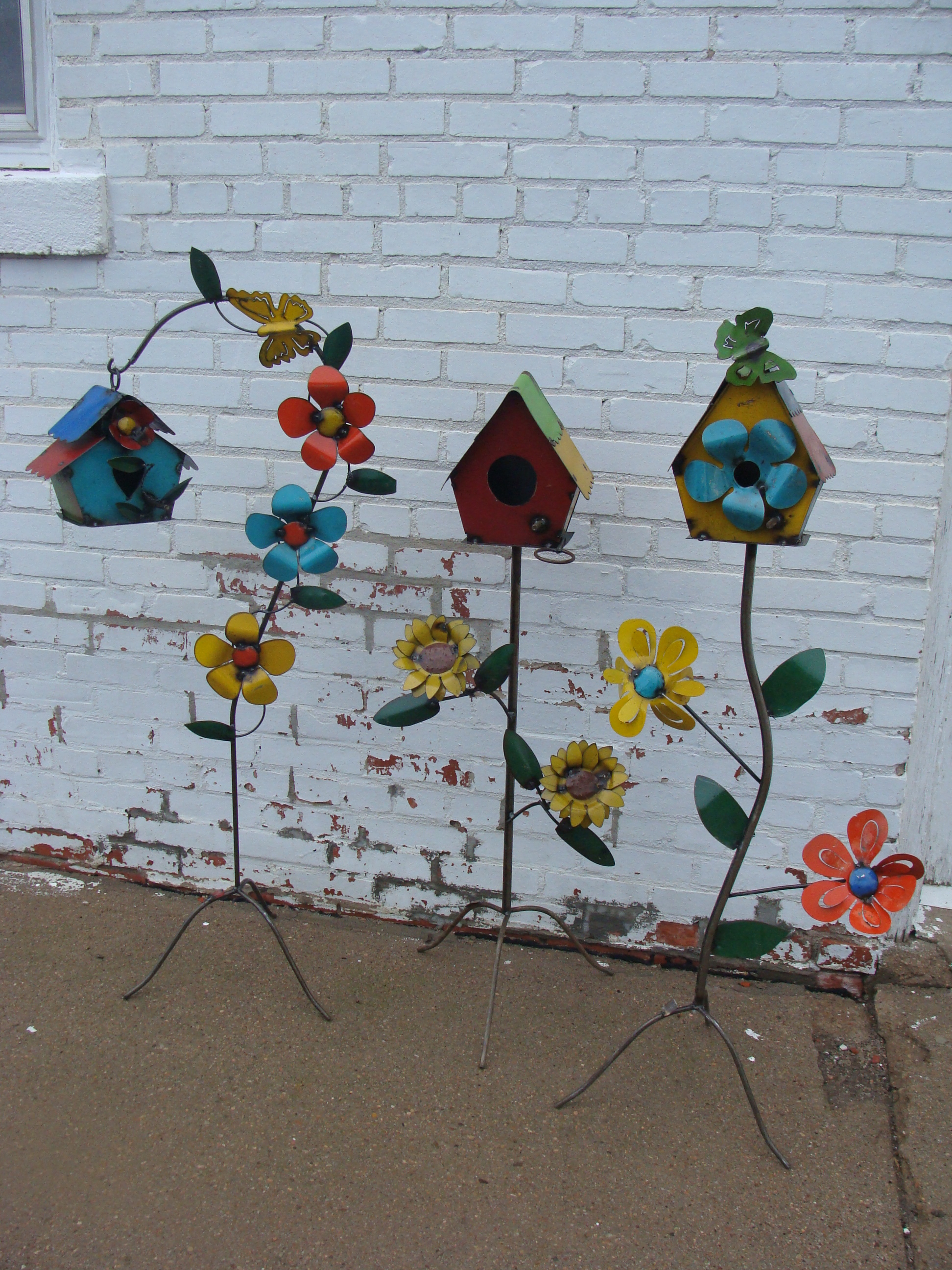 small birdhouse - Garden Wire Decor